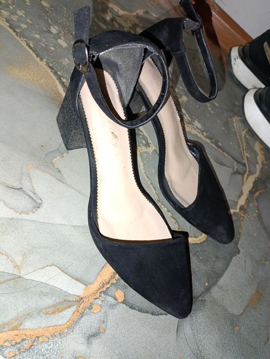 Туфли открытые продам