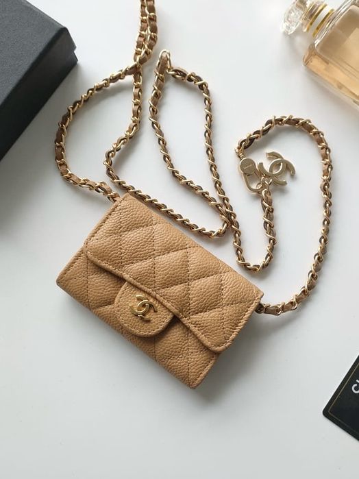 Чанта черна бяла и бежова мини chanel