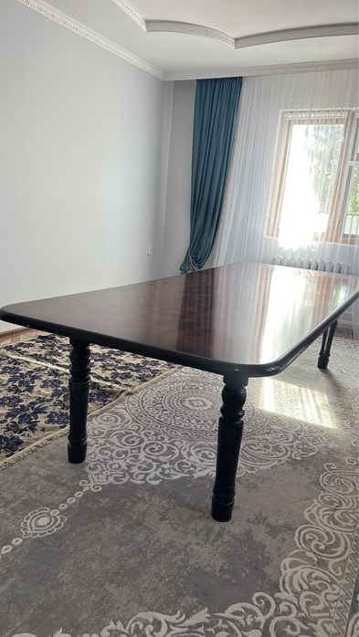 Стол для гостиный