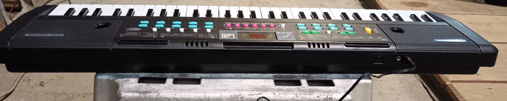 Orga, clapa, sintetizator