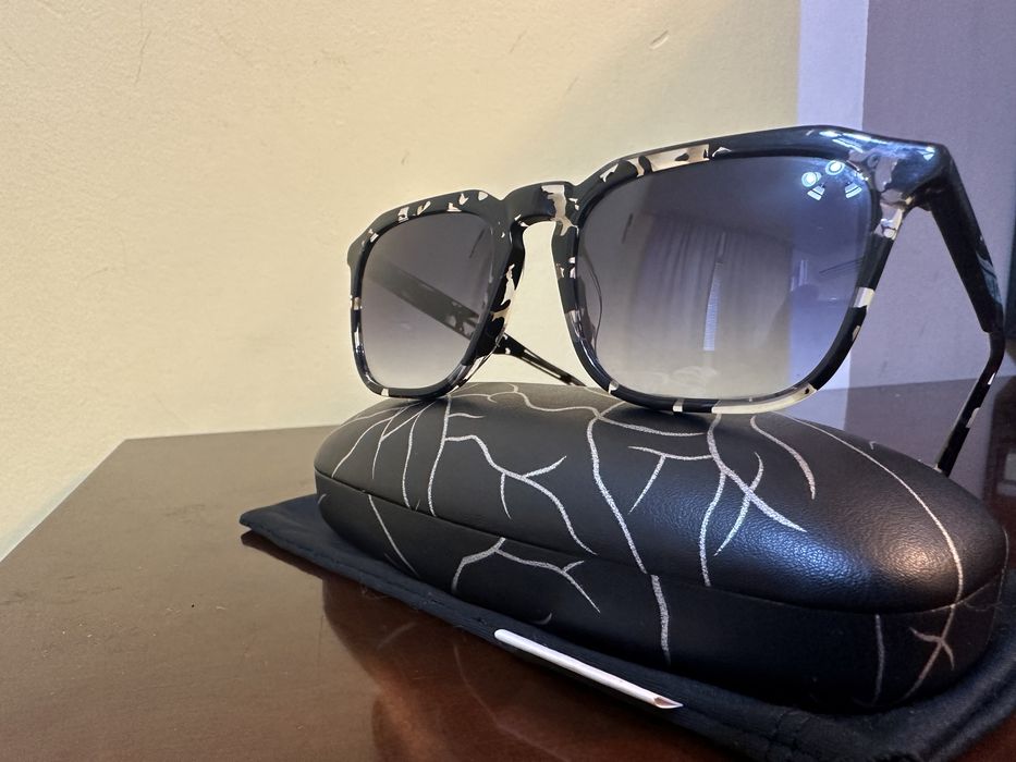 Слънчеви очила HAWKERS + подарък