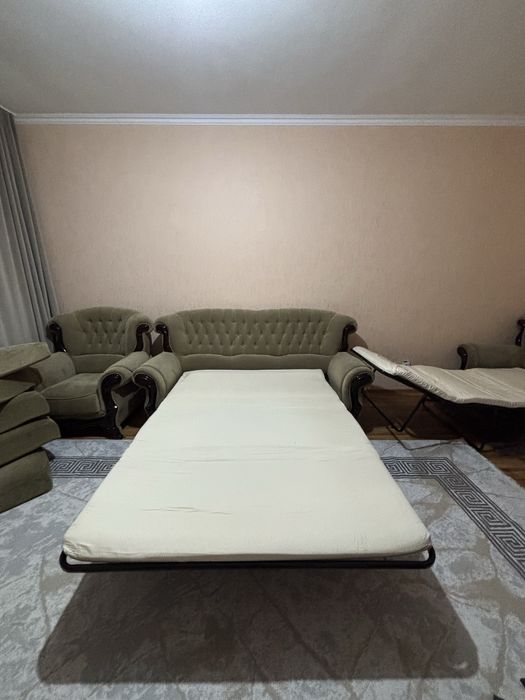 Диван С Зеленым расцветкой