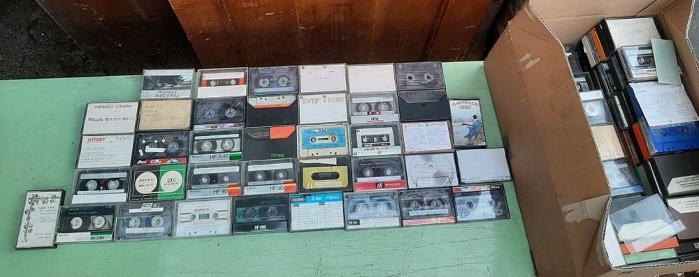 Casete audio originale inregistrate în stare bună