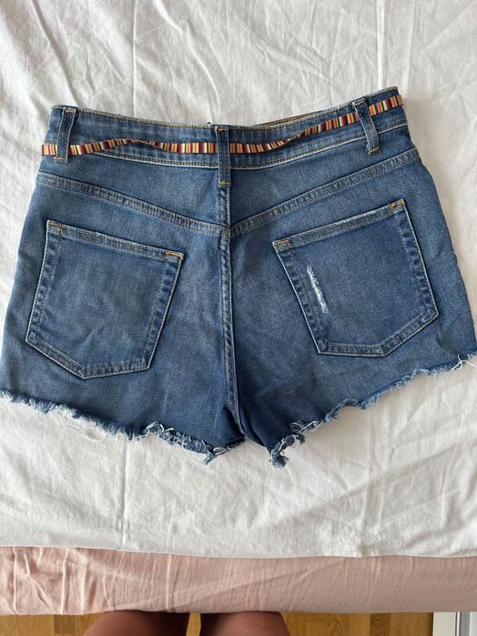 Нови дънкови къси панталони United Color of BENETTON 29 размер