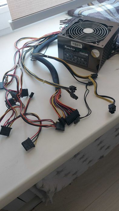 продам блок питания  HuntKey 550W