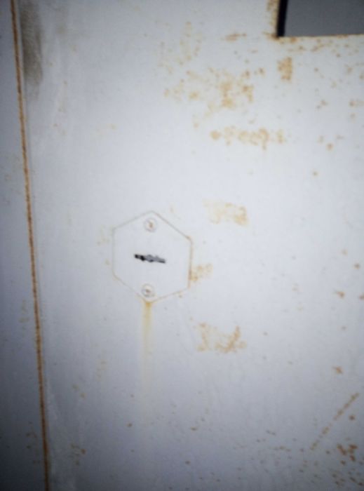 Продам двери металлические.