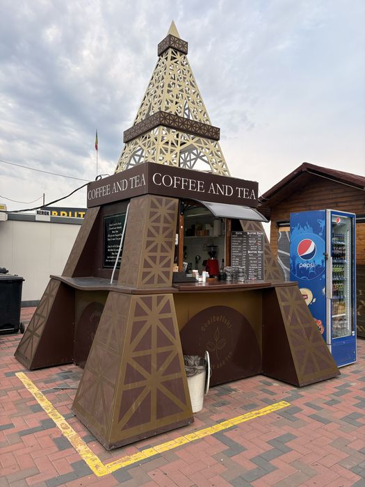 Chiosc cafea in forma de Tunr Eifel