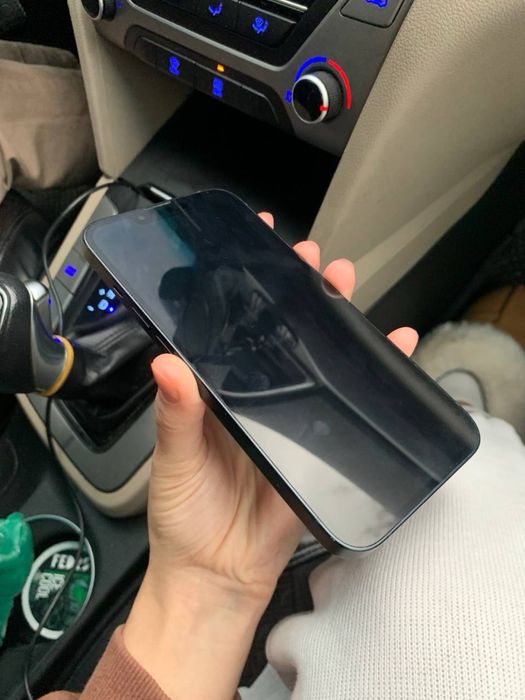 Iphone 13,без каробки,есть шнур