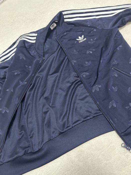 Без забележки Адидас горница!