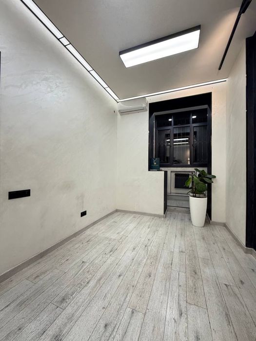 Шота Руставели , B&B | 90кв - нежилое помещение вдоль дороги Аренда