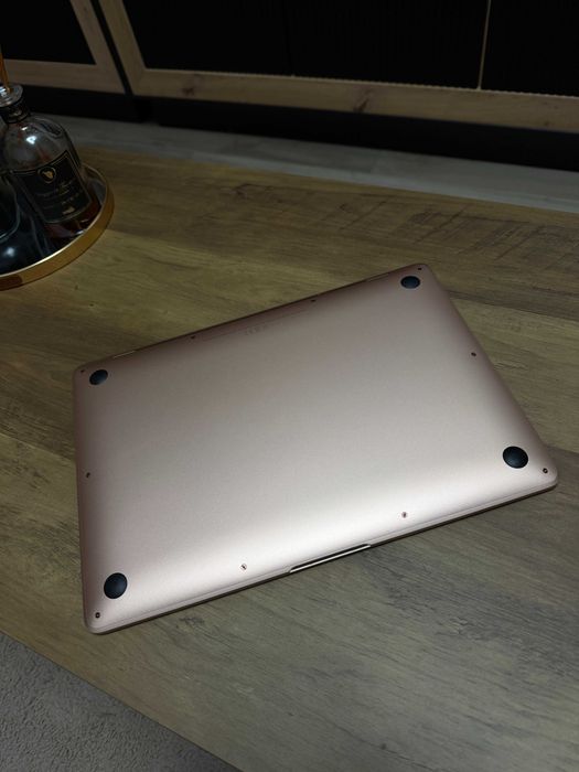 MacBook Air 13” 2020  Gold Apple M1 / 256GB SSD (365 cicluri încărcare)