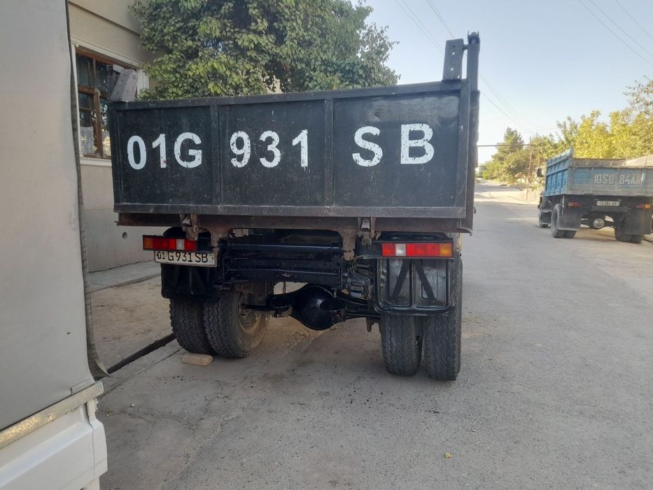 Zil sotiladi yoki obmen bor laboga