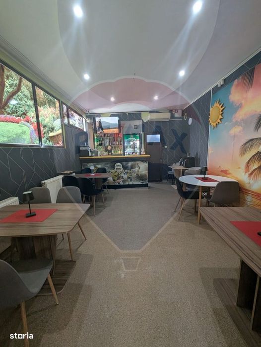 Casă / Vilă cu 5 camere de vânzare în zona Est