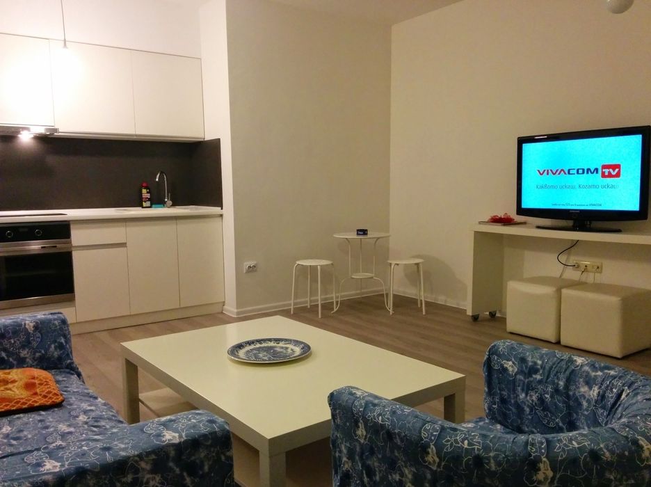 Апартамент под наем Ален Мак (журналист)