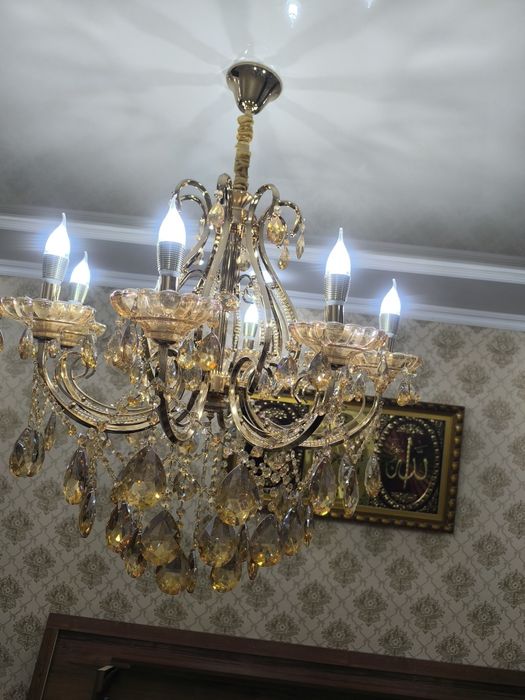 Продаю люстру очень красивая