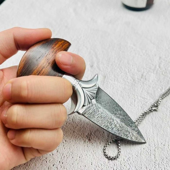 Кама от дамаскова стомана с кожена кания и сандалово дърво Tai Tai