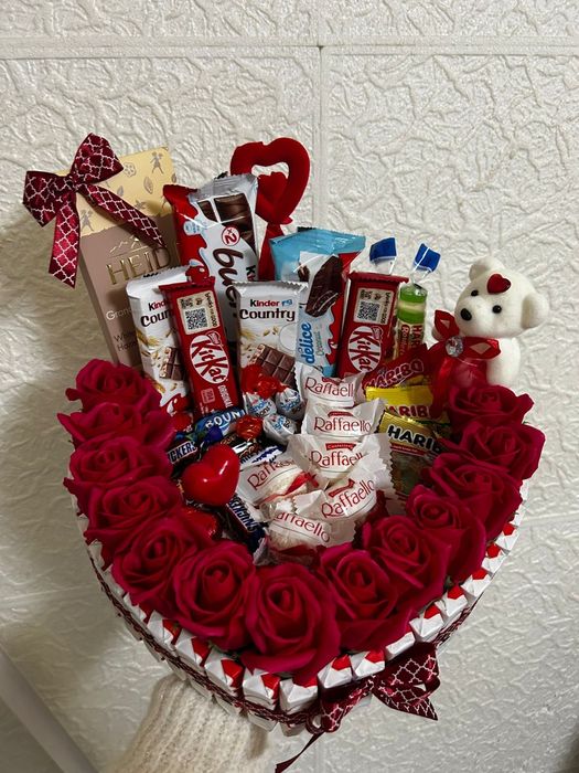 Aranjamente dulciuri, trandafiri de sapun Dragobete Martie Martisor