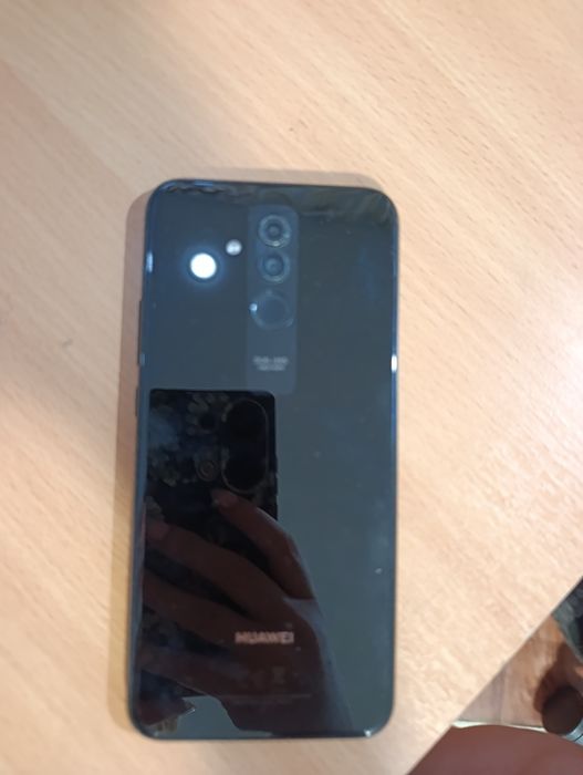 Продам смартфон Huawey mate 20 lite