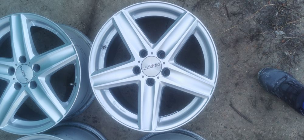 Алуминиеви джантиъс DEZENT 17 5Х112 ET 30 8j