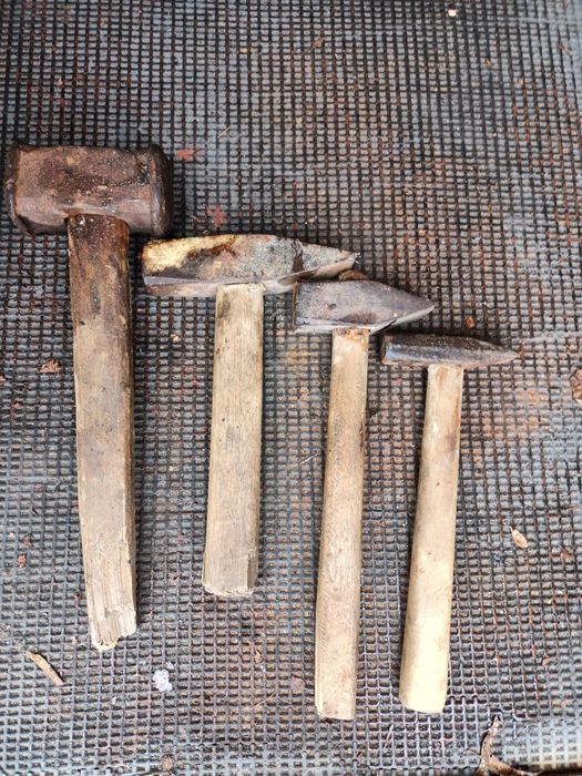 Молотки, мастерок.напильник, ножовки