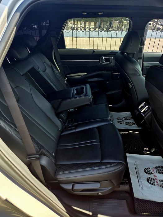 Продаётся кия соренто 2.5  7местый