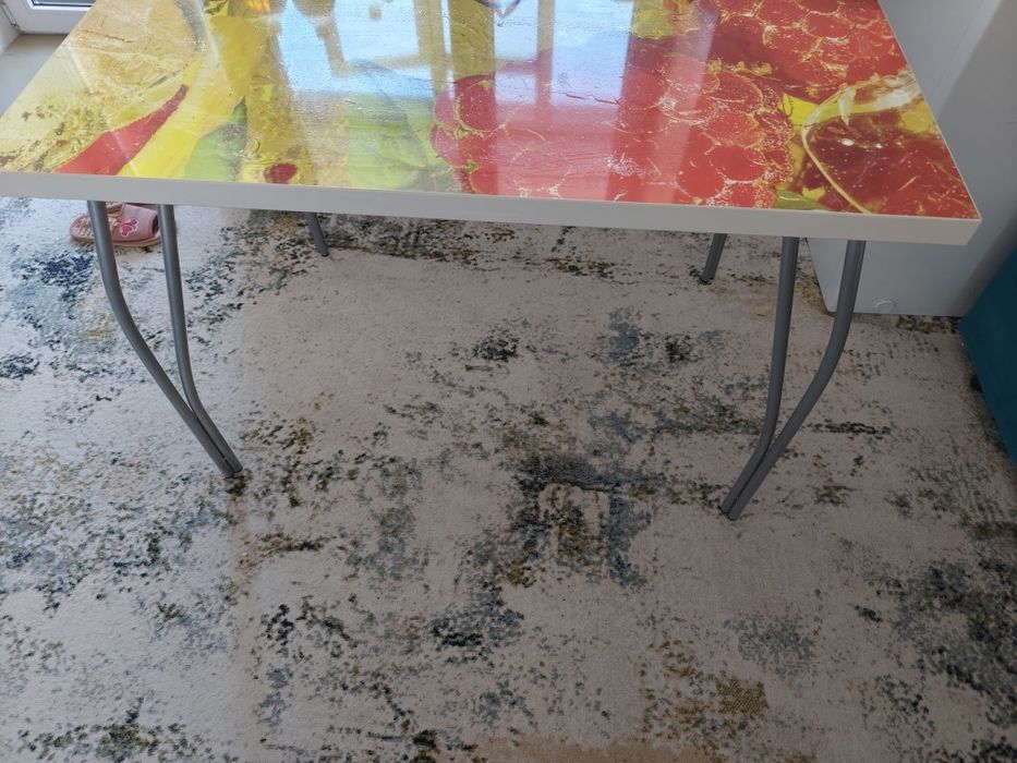 Продам стол кухонный