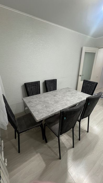 Стол кухонный серый