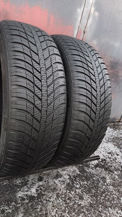2бр. всесезонни гуми 215/60/17 Nexen Nblue 4 Season 
dot24
7mm
Много д