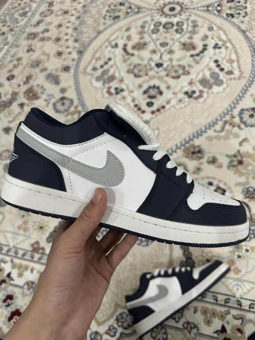 Найк джорданы ..