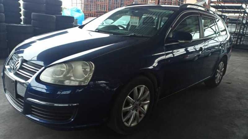 Капот на Volkswagen Golf A5 2003 год