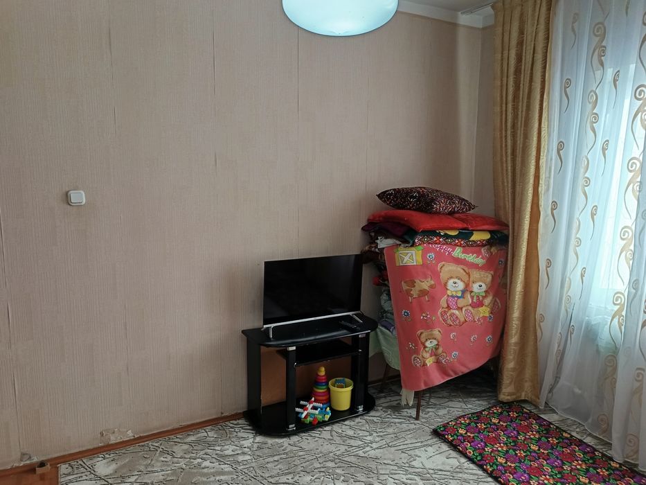 Срочно сотилади куйлюк 5чи массив 4/4/5 мебель техника билан