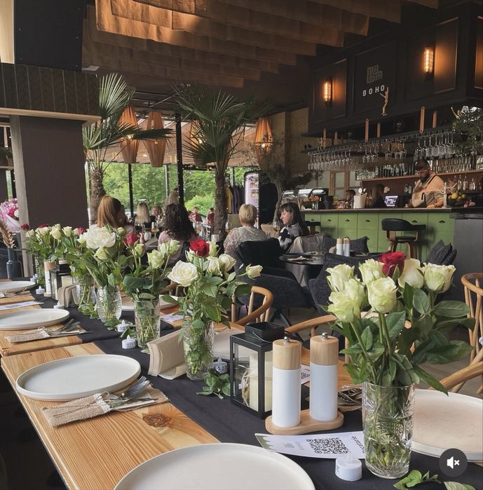 Afacere la cheie. Restaurant premium cu activitate de 3 ani, complet utilat, brand consacrat, chirie 1.300 €/lună.