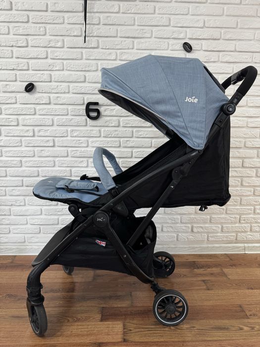 Коляска Joie Tourist
