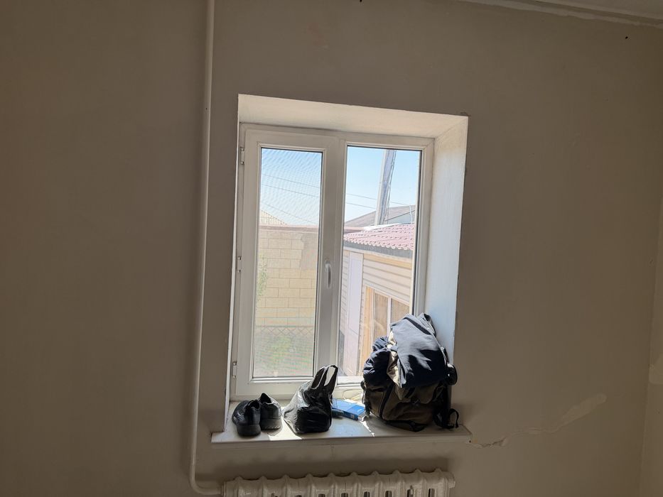 Продам пластиковые окна и дверь.