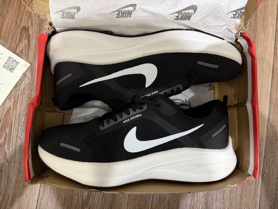 Продам кроссовки