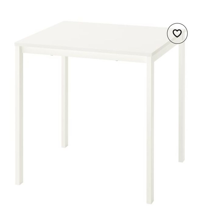 Маса с две табуретки