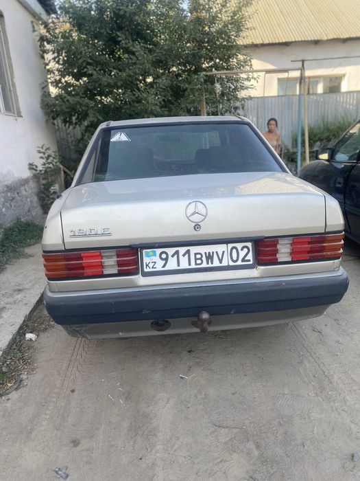 Мерседес 190 е , в хорошим состояние