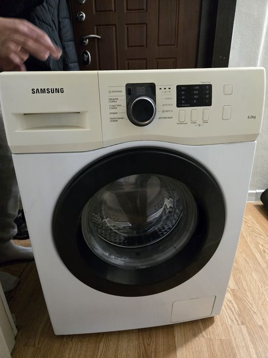 Машинка стиральна