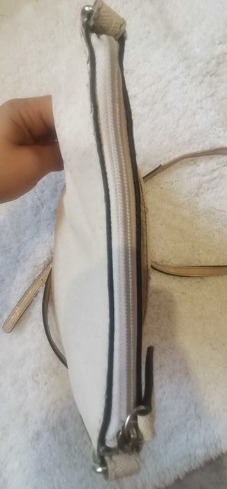 Оригинална чанта Guess