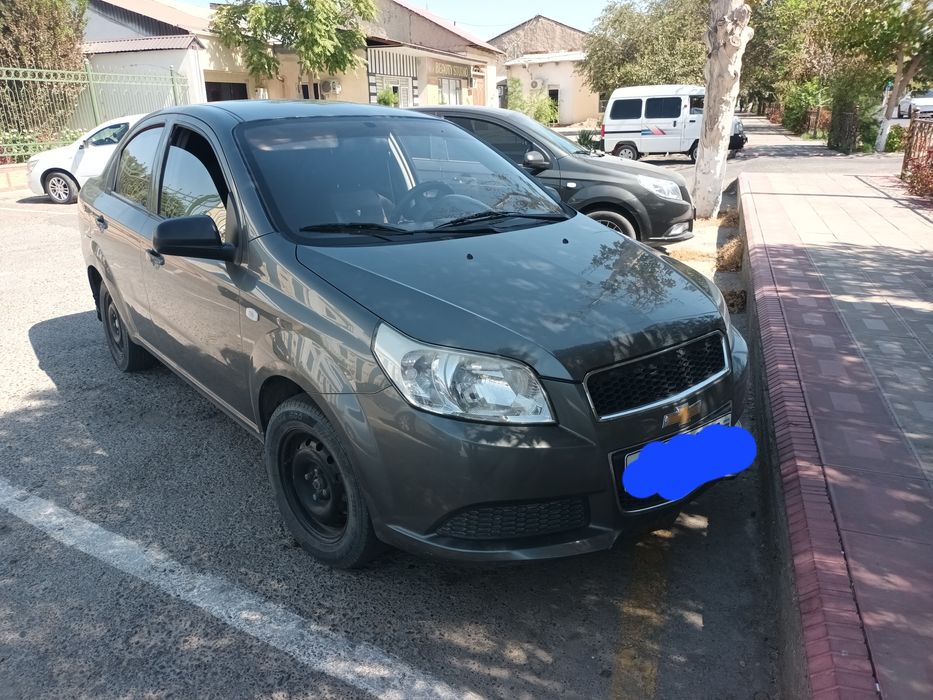 Нексия 3 сотилади