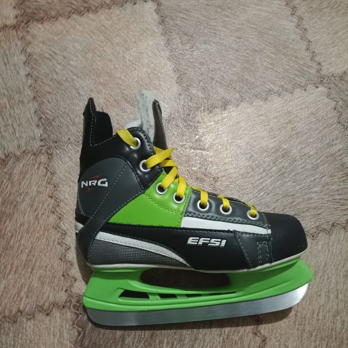 Продам коньки отличные