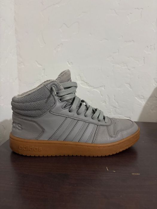 Продам кросовки Adidas