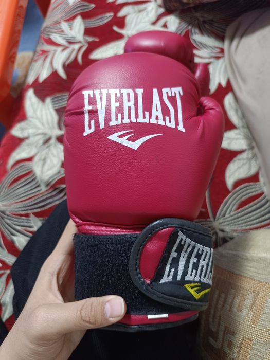 Продам перчатки боксерские