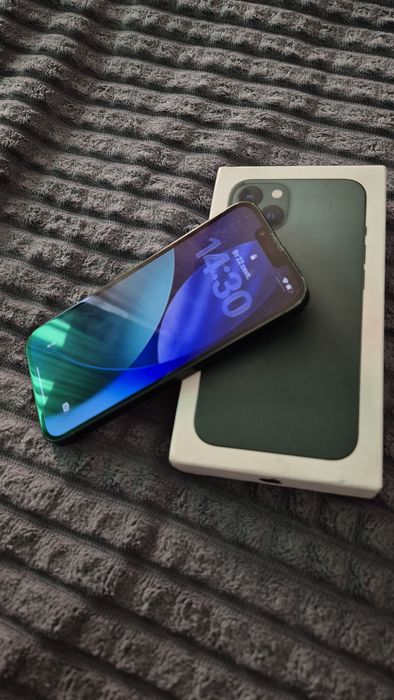 Продам iphone 13