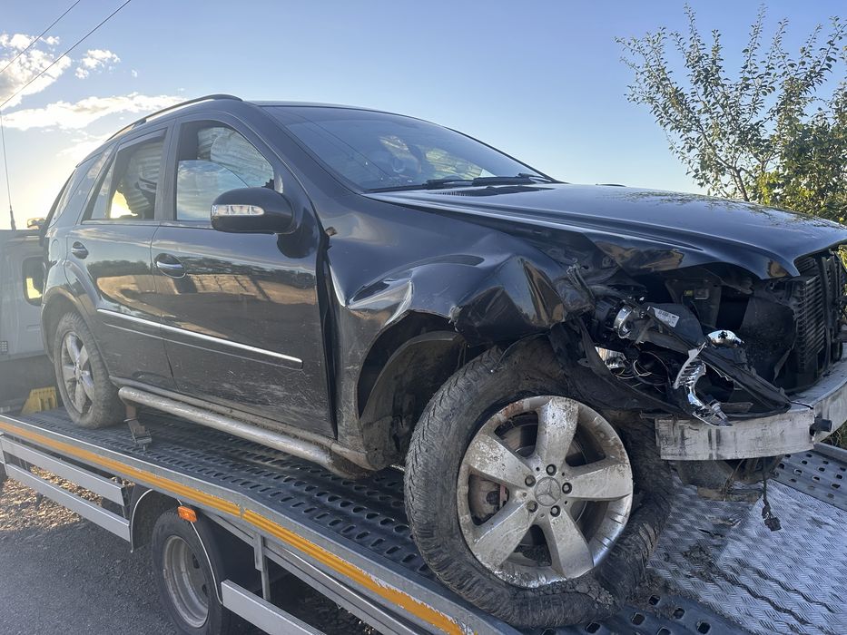 Dezmembrez Mercedes ML 320