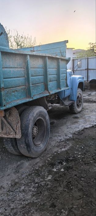1986 yil Zil Samosval sotiladi. Xolati a'lo