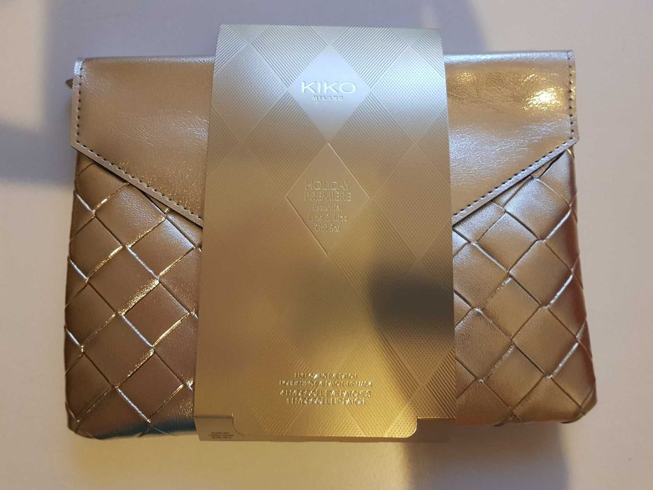 Дамски златист несесер на KIKO Milano