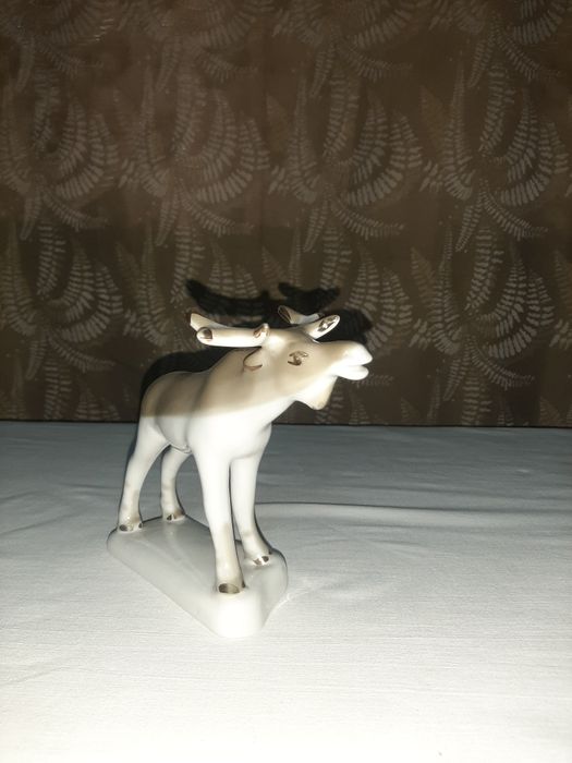 Фарфоровые статуэтки 4 штуки