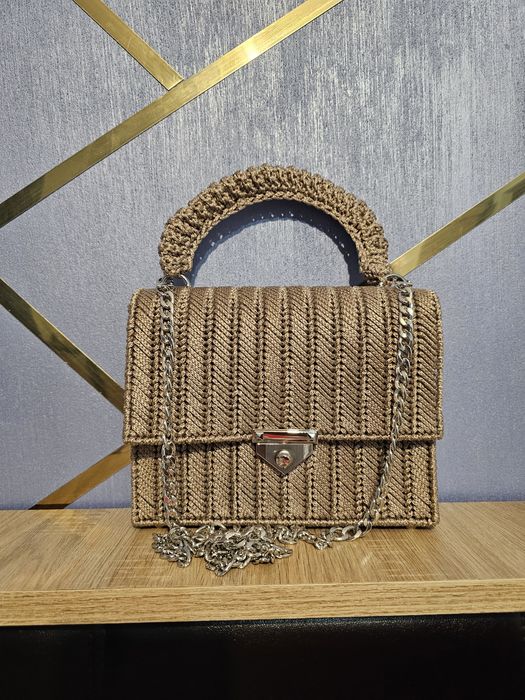 Geanta cusuta manual