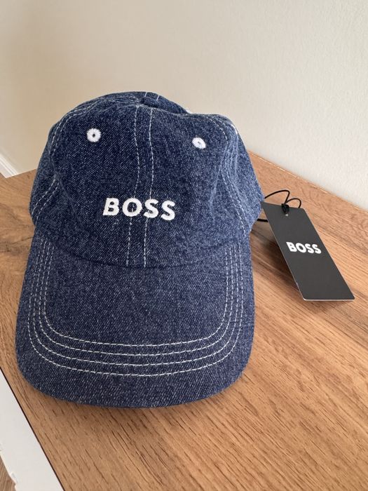 Кепка от фирмы BOSS